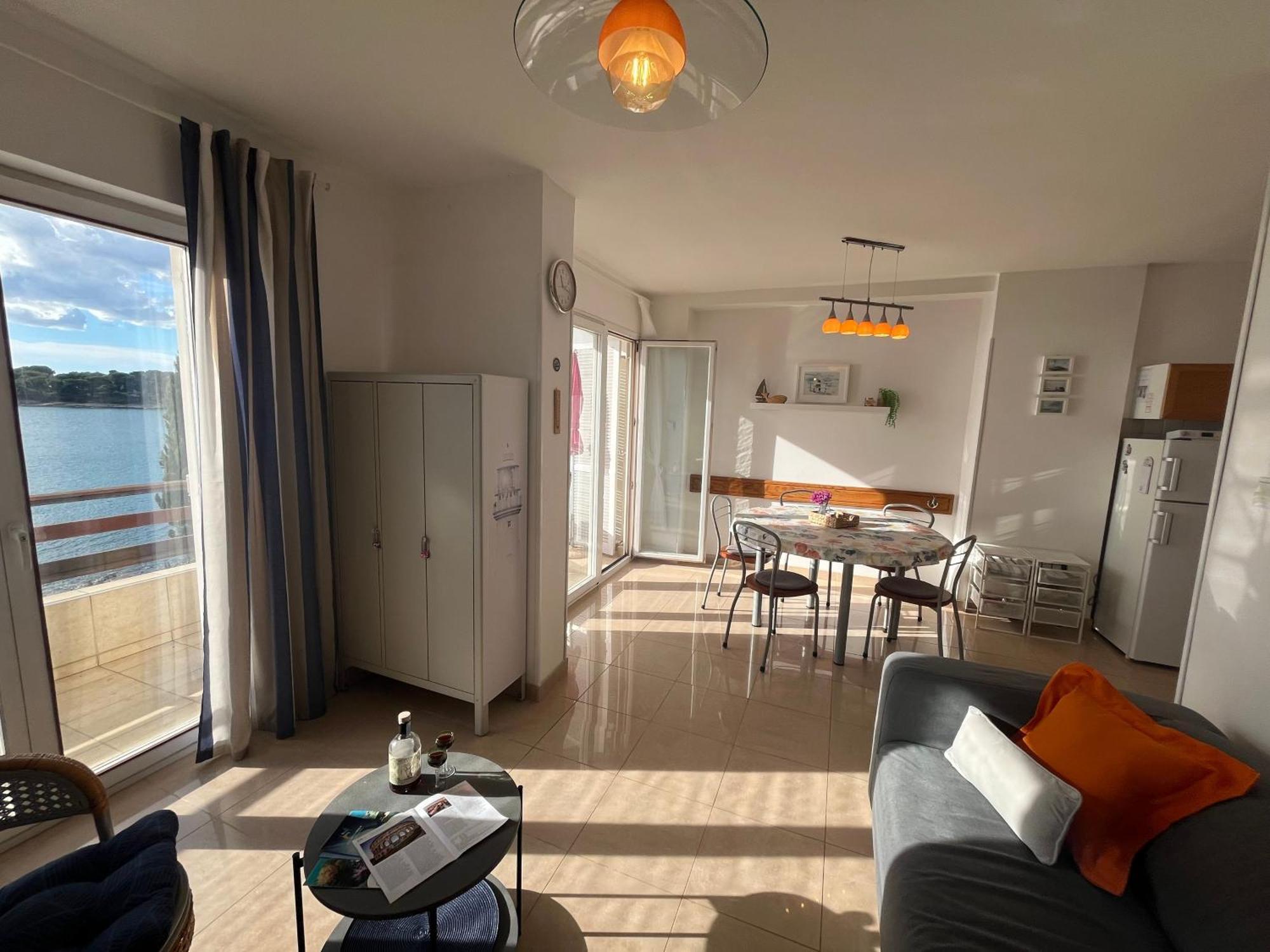 Marijana Mit Meerblick Apartmán Pula
